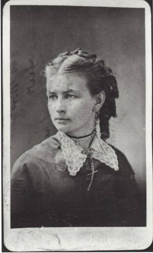 Pretty Ida Mae Hough died when she was nineteen.