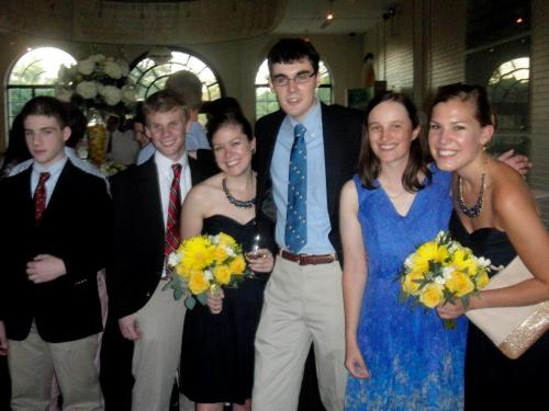 559226_2060822722412_1836307259_n