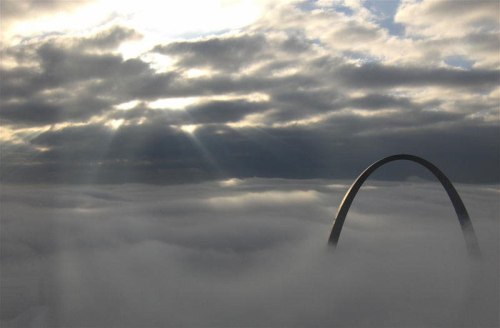 gateway-arch-st-louis-above-the-clouds-portal