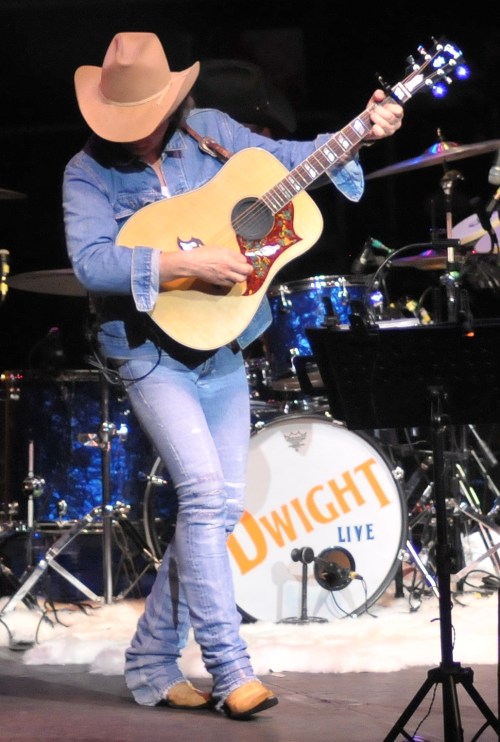 Dwight_Yoakam_01_06-19-08