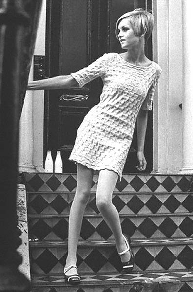 Twiggy in a Quant design, 1966