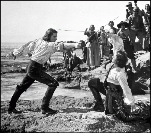 captBlood_beachDuel1_close_ws