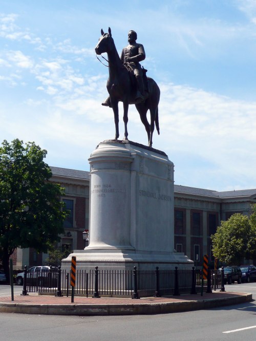 Monument Avenue in Richmond, VA