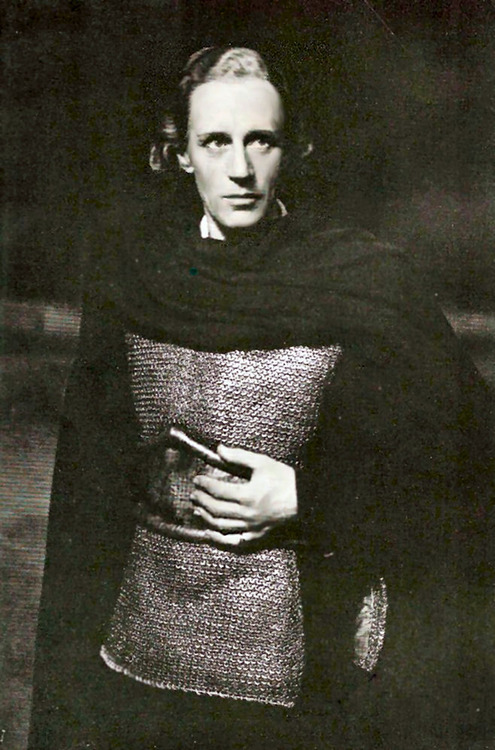 tumblr_m8n2b2Q3Ov1rwq44lo1_500