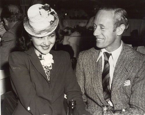 olivia-de-havilland-and-leslie-howard-1370928118_b