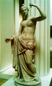 800px-the_townley_venus_-_british_museum