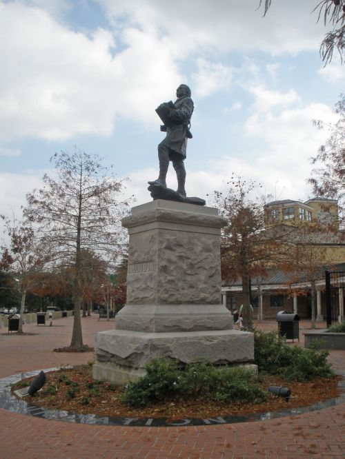 2010122230 NO LA Audubon Statue.jpg