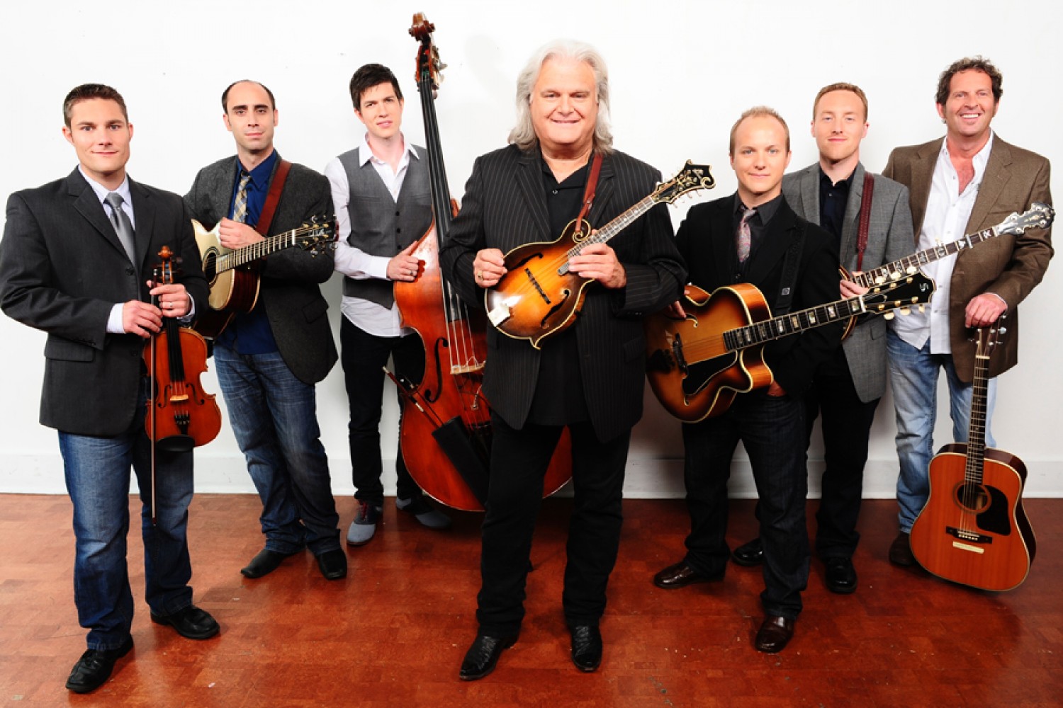 web 900 x 600 Ricky Skaggs02.jpg