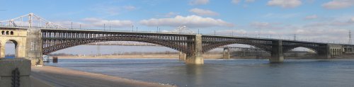 Eads_Bridge_panorama_20090119.jpg